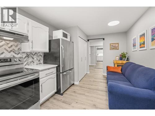 262 Kinney Avenue Unit# 311, Penticton, BC - Indoor Photo Showing Kitchen