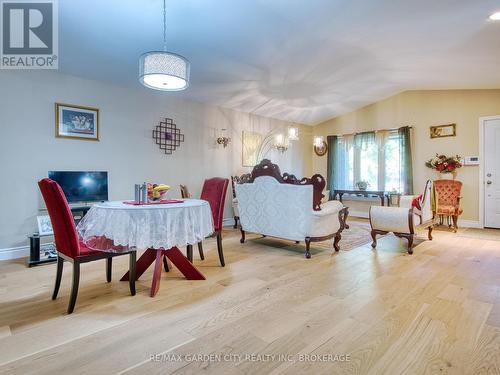 61 Concord Avenue, St. Catharines (Facer), ON - Indoor Photo Showing Dining Room