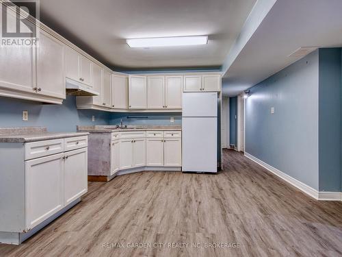 61 Concord Avenue, St. Catharines (Facer), ON - Indoor Photo Showing Kitchen