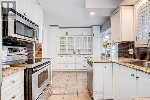 5192 Reeves Road, Burlington, ON - Indoor Photo Showing Kitchen