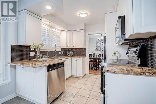 5192 Reeves Road, Burlington, ON - Indoor Photo Showing Kitchen
