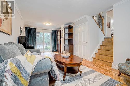 5192 Reeves Road, Burlington, ON - Indoor Photo Showing Living Room