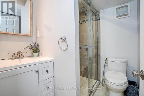 5192 Reeves Road, Burlington, ON - Indoor Photo Showing Bathroom