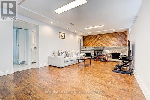 5192 Reeves Road, Burlington, ON - Indoor