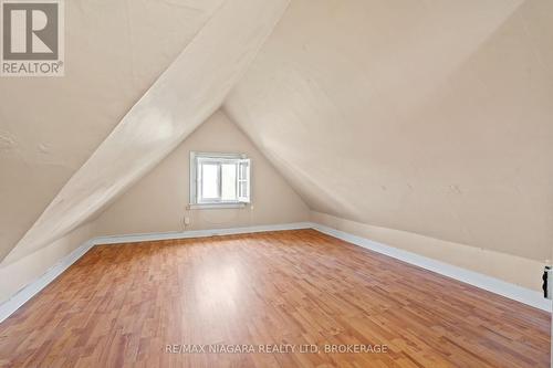 5368 Menzie Street, Niagara Falls (Downtown), ON - Indoor Photo Showing Other Room