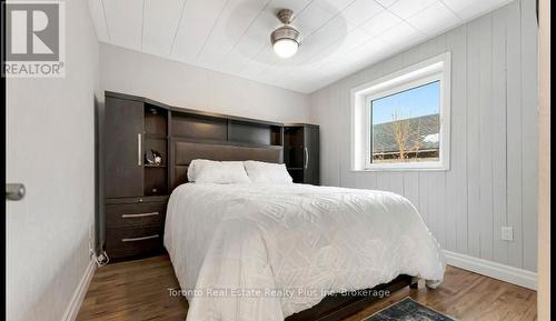 5467 Sixth Line, Milton, ON - Indoor Photo Showing Bedroom