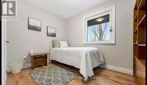 5467 Sixth Line, Milton, ON - Indoor Photo Showing Bedroom