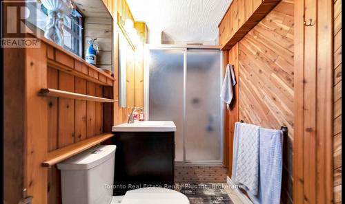 5467 Sixth Line, Milton, ON - Indoor Photo Showing Bathroom