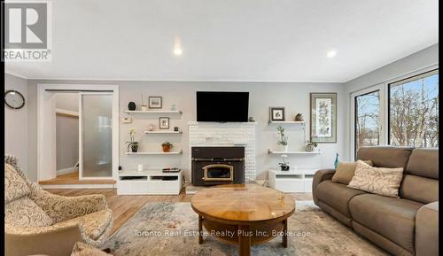 5467 Sixth Line, Milton, ON - Indoor Photo Showing Living Room With Fireplace