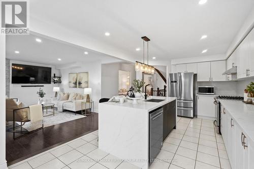 337 Old Harwood Avenue, Ajax, ON - Indoor Photo Showing Kitchen With Stainless Steel Kitchen With Upgraded Kitchen