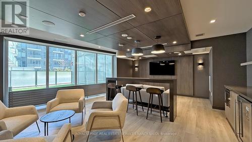 906 - 8 Olympic Garden Drive, Toronto, ON - Indoor