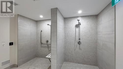 906 - 8 Olympic Garden Drive, Toronto, ON - Indoor Photo Showing Bathroom