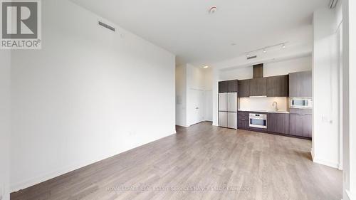 906 - 8 Olympic Garden Drive, Toronto, ON - Indoor Photo Showing Kitchen