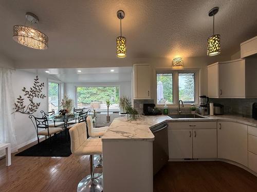 146 Wilkinson Crescent, Portage La Prairie, MB - Indoor Photo Showing Kitchen