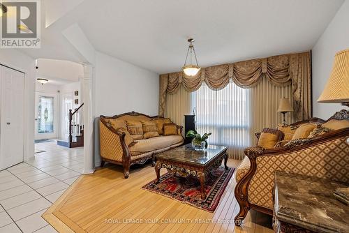 3 Nature Court, Hamilton, ON - Indoor Photo Showing Living Room