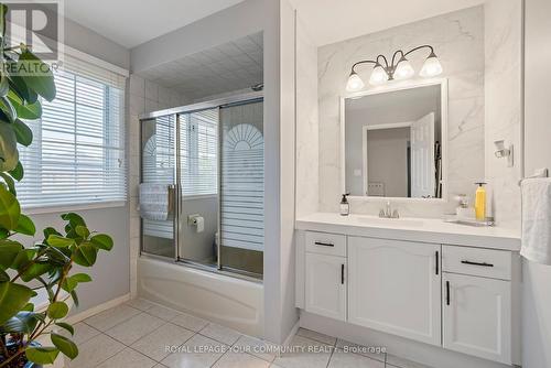 3 Nature Court, Hamilton, ON - Indoor Photo Showing Bathroom