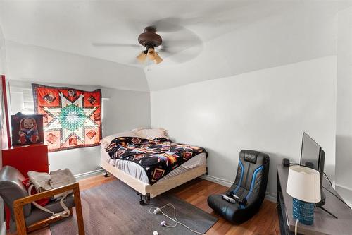1170 Ingersoll Street, Winnipeg, MB - Indoor Photo Showing Bedroom