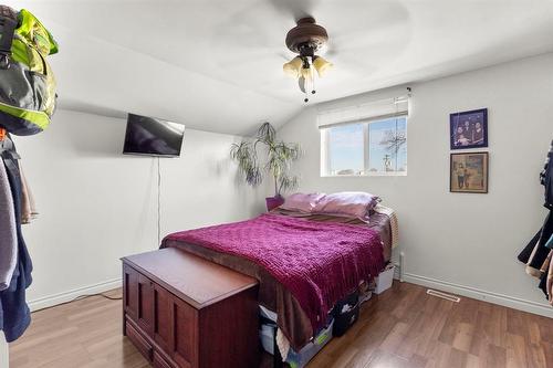 1170 Ingersoll Street, Winnipeg, MB - Indoor Photo Showing Bedroom