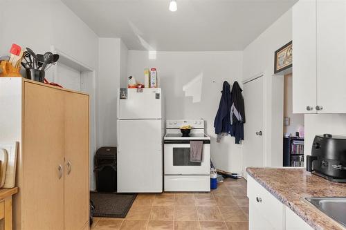 1170 Ingersoll Street, Winnipeg, MB - Indoor Photo Showing Kitchen