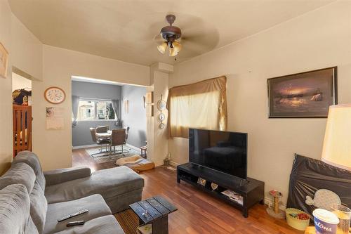 1170 Ingersoll Street, Winnipeg, MB - Indoor Photo Showing Living Room