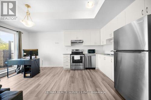 622 - 1034 Reflection Place, Pickering, ON - Indoor Photo Showing Kitchen With Stainless Steel Kitchen