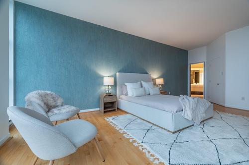 Primary bedroom - 1201-3 Boul. Simard, Saint-Lambert, QC - Indoor Photo Showing Bedroom