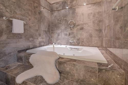 Ensuite bathroom - 1201-3 Boul. Simard, Saint-Lambert, QC - Indoor Photo Showing Bathroom