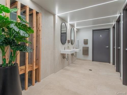 Pool - 1201-3 Boul. Simard, Saint-Lambert, QC - Indoor