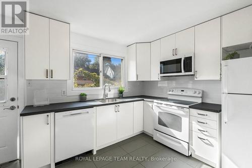 1308 Summerville Avenue, Ottawa, ON - Indoor Photo Showing Kitchen