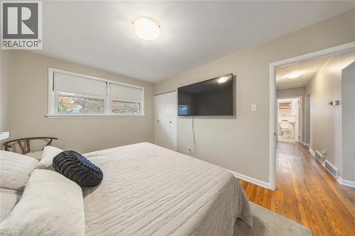 1035 Wellington Street, Sarnia, ON - Indoor Photo Showing Bedroom