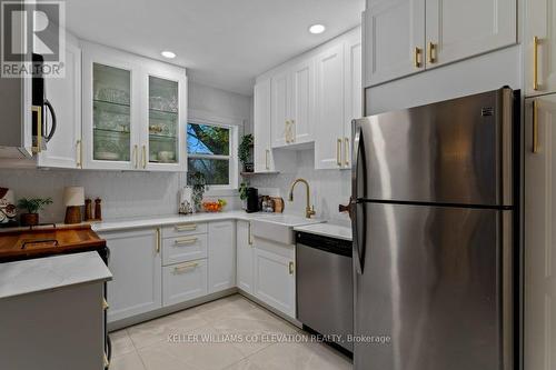 276 Graham Avenue S, Hamilton, ON - Indoor Photo Showing Kitchen
