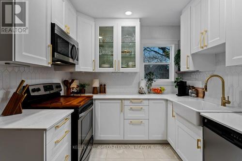 276 Graham Avenue S, Hamilton, ON - Indoor Photo Showing Kitchen