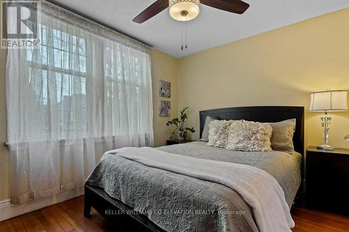 276 Graham Avenue S, Hamilton, ON - Indoor Photo Showing Bedroom