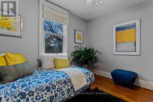 276 Graham Avenue S, Hamilton, ON - Indoor Photo Showing Bedroom