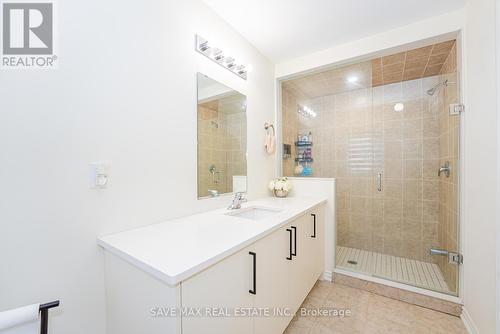 20 Bertram Gate, Whitby, ON - Indoor Photo Showing Bathroom