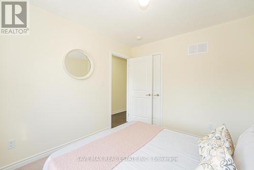 20 Bertram Gate, Whitby, ON - Indoor Photo Showing Bedroom