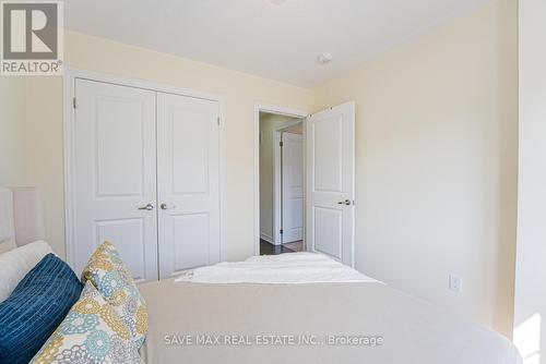 20 Bertram Gate, Whitby, ON - Indoor Photo Showing Bedroom