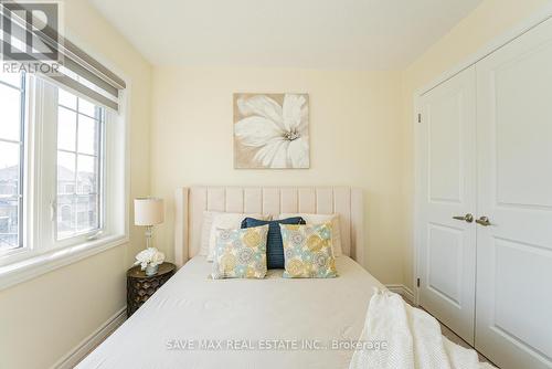 20 Bertram Gate, Whitby, ON - Indoor Photo Showing Bedroom