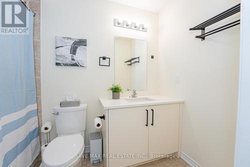 20 Bertram Gate, Whitby, ON - Indoor Photo Showing Bathroom
