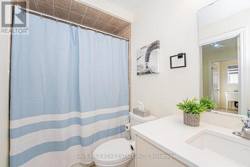 20 Bertram Gate, Whitby, ON - Indoor Photo Showing Bathroom