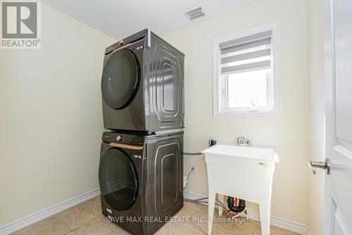 20 Bertram Gate, Whitby, ON - Indoor Photo Showing Laundry Room