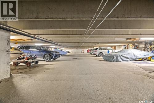 3927 Gordon Road, Regina, SK - Indoor Photo Showing Garage