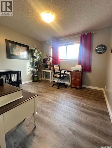 437 4Th Avenue Nw, Swift Current, SK - Indoor