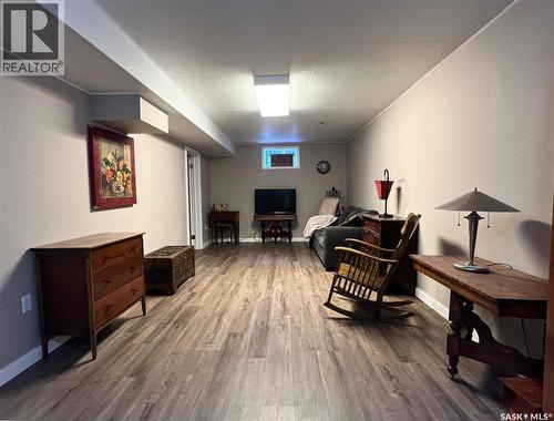 437 4Th Avenue Nw, Swift Current, SK - Indoor