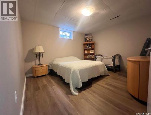 437 4Th Avenue Nw, Swift Current, SK - Indoor Photo Showing Bedroom