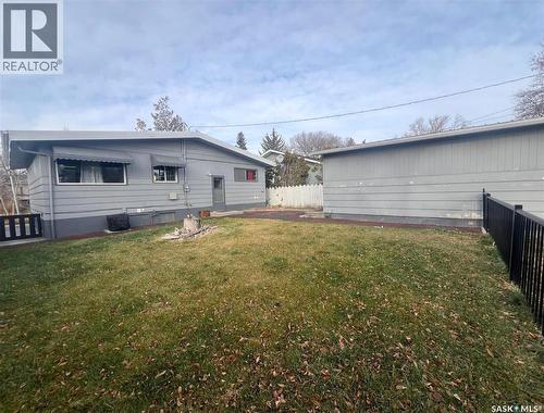 437 4Th Avenue Nw, Swift Current, SK - Outdoor