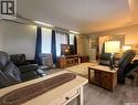 437 4Th Avenue Nw, Swift Current, SK  - Indoor Photo Showing Living Room 