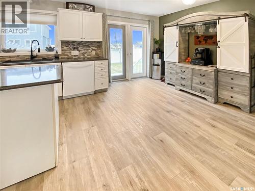 396 Petterson Drive, Estevan, SK - Indoor Photo Showing Kitchen