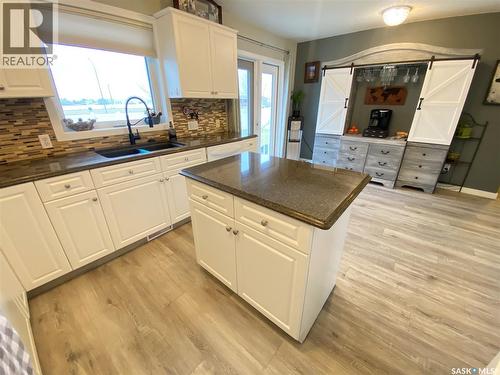 396 Petterson Drive, Estevan, SK - Indoor Photo Showing Kitchen
