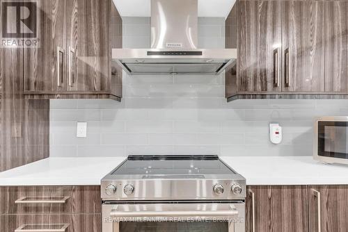 275 Hansard Drive, Vaughan, ON - Indoor Photo Showing Kitchen